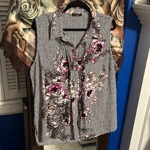 Floral sleeveless Blouse